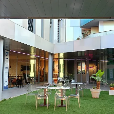 Blue Shades Hotel Piza