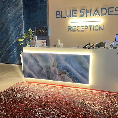Готель Blue Shades